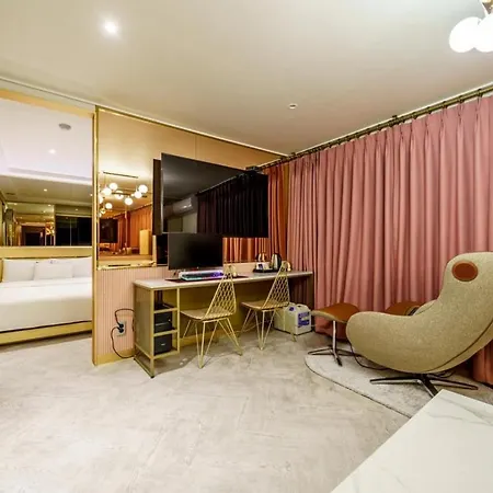 Hotel Ravi