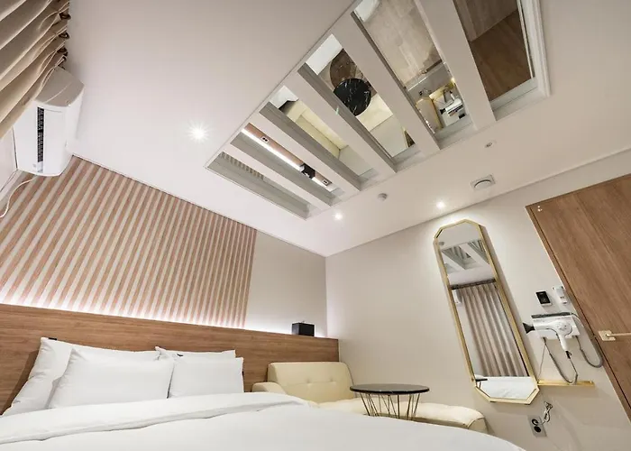 Ravi Hotel