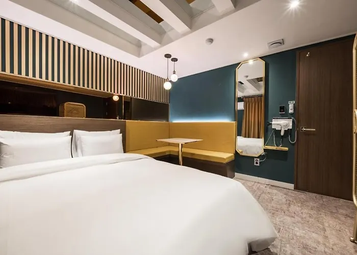 Ravi Hotel